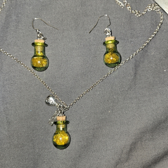 Citrine chips wealth and abundance mini bottle necklace and earrings - Picture 9 of 9
